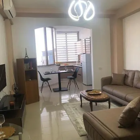 Cozy 1-Bedroom Flat, Beachside Durrës Esterno foto