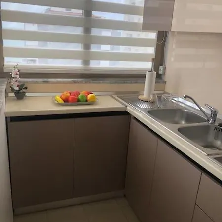 Cozy 1-Bedroom Flat, Beachside Durrës Esterno foto